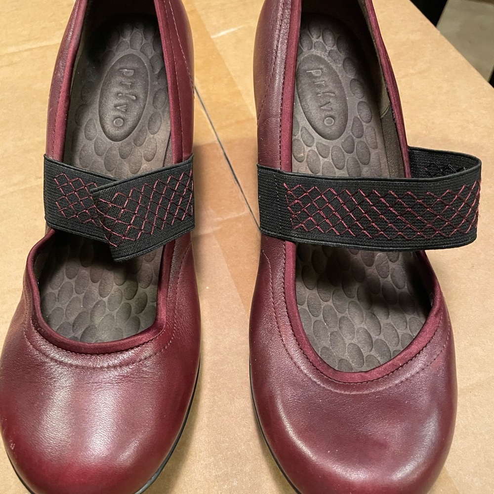 Women's Burgundy Strap Low Heel